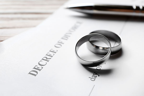 collaborative divorce attorney decree document